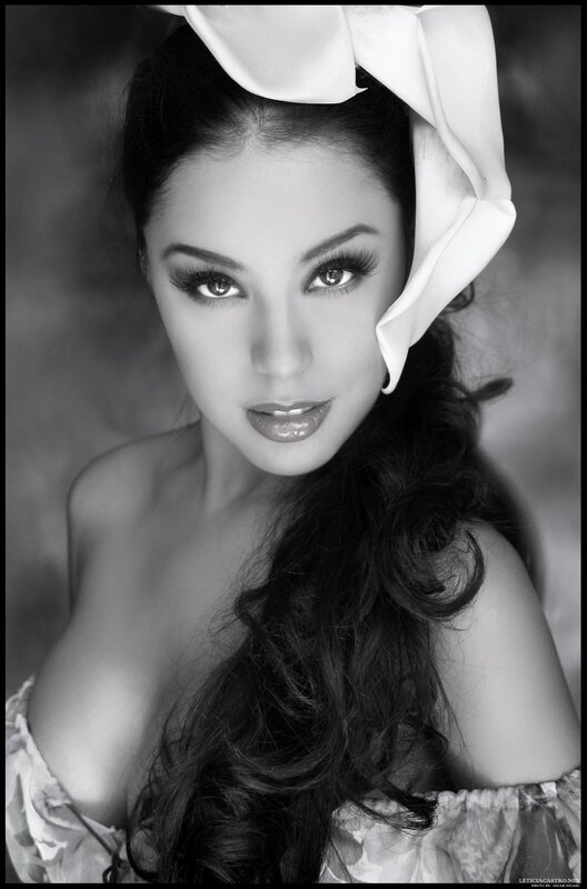 woman with white bow headband