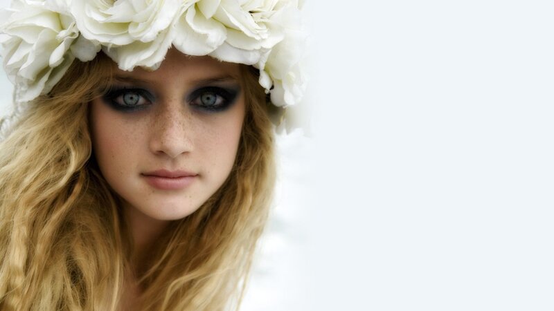 woman with white flower crown