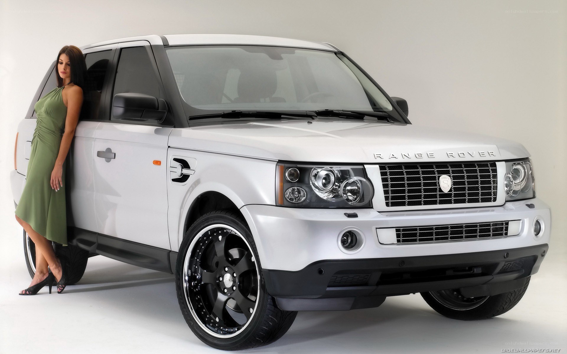 Woman with white Range Rover