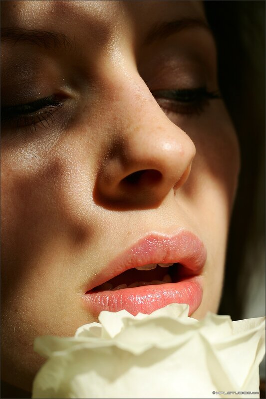 woman with white rose