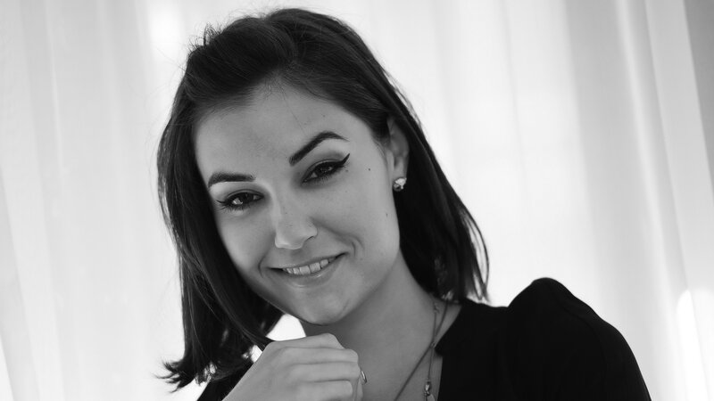 woman with winged eyeliner