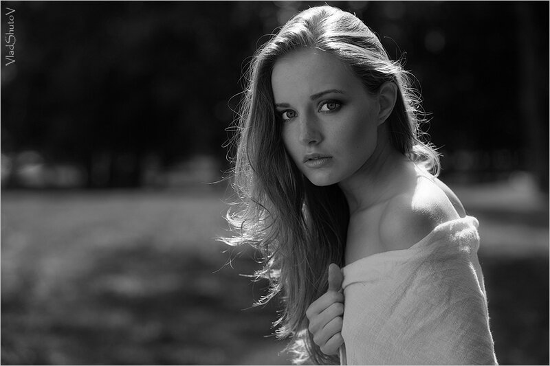 Woman Wrapped in Towel — Black