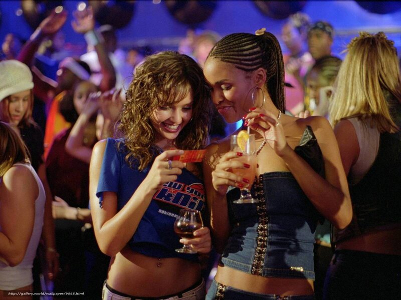 Women at a nightclub party