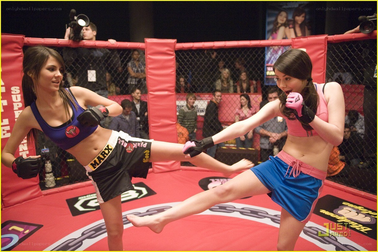 women fighting in a ring