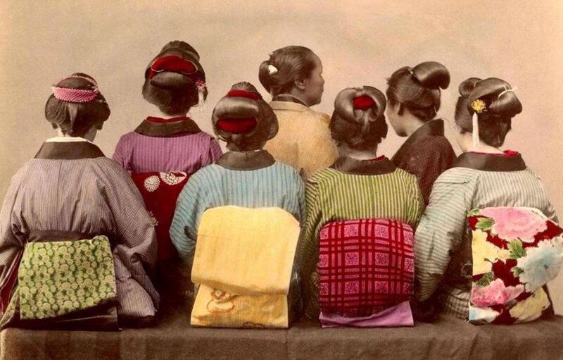 Women in Kimonos