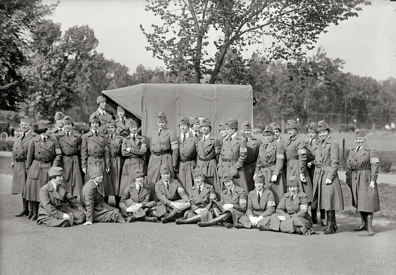 Women in military uniforms group photo