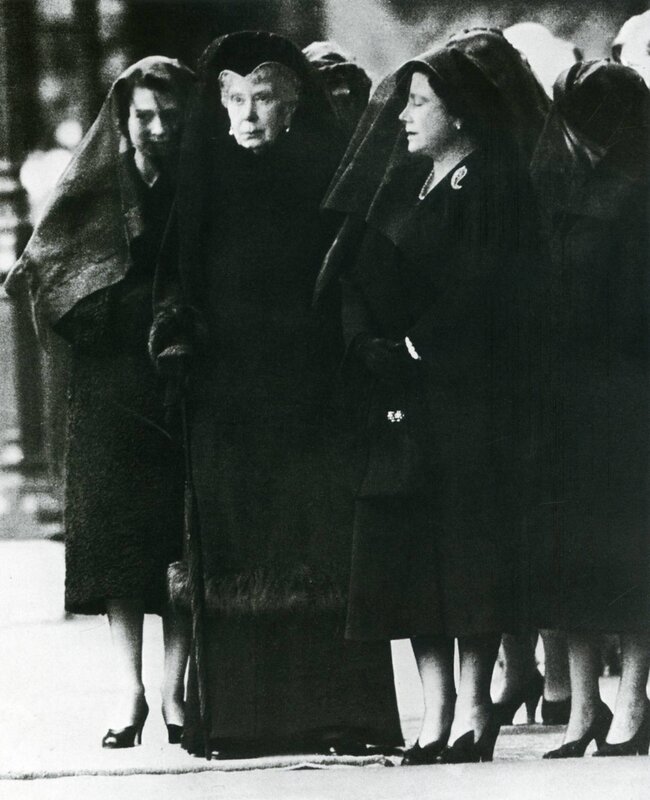 Women in mourning attire
