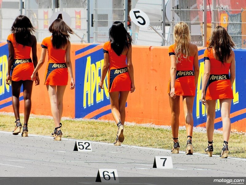 Women in orange Aperol uniforms