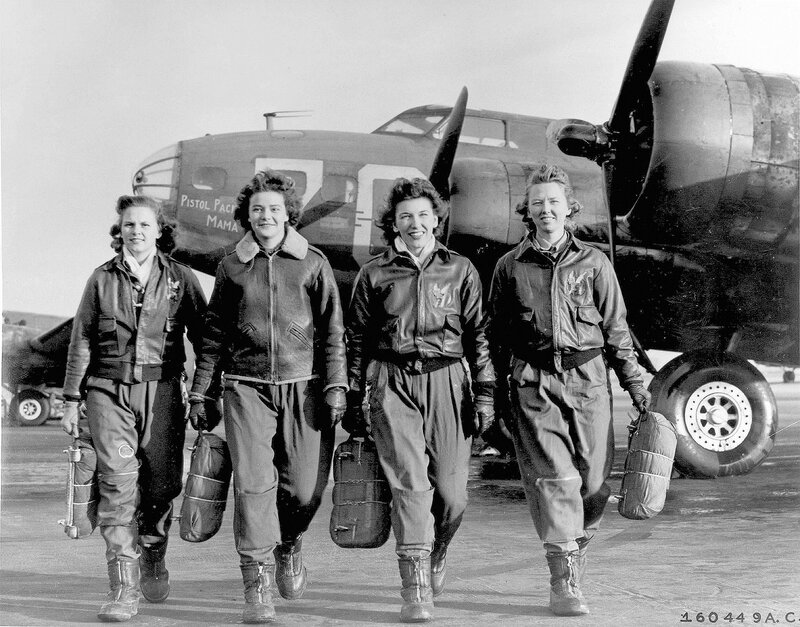 Women pilots with bomber aircraft