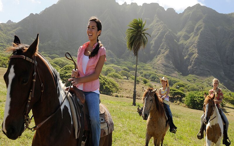 Women Riding Horses — Green