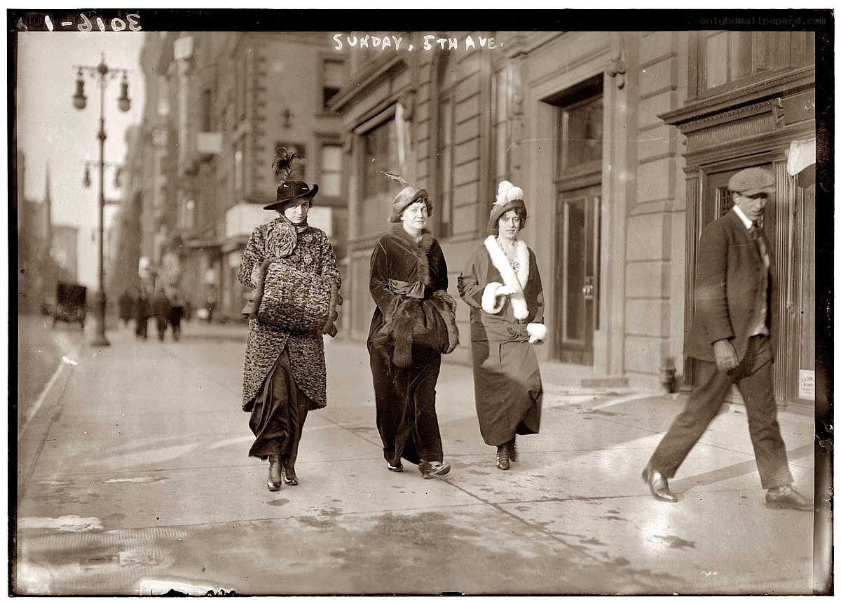Women walking on 5th Ave