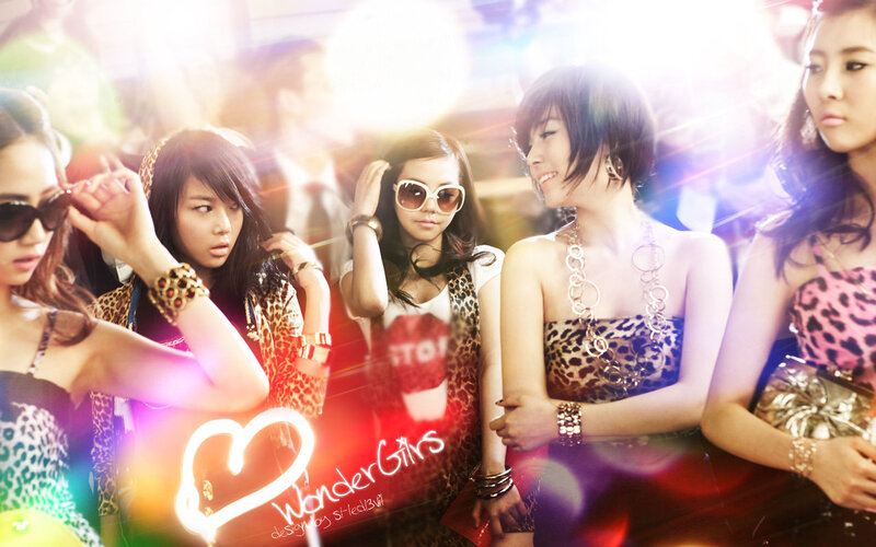 Wonder Girls in a club