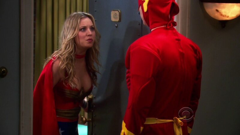 Wonder Woman and Flash in hallway