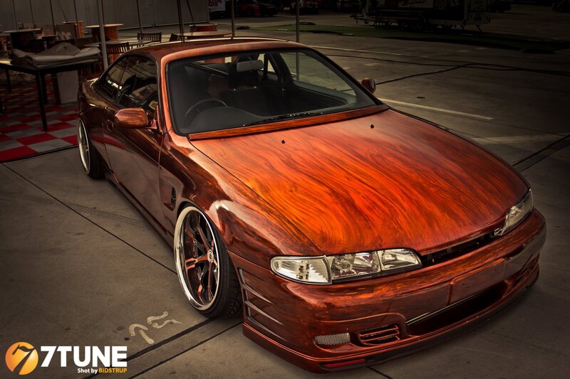 wood-grain painted sports car