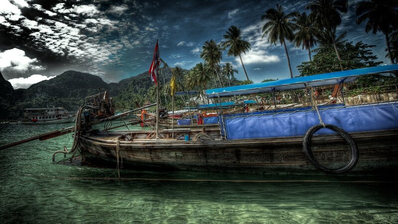 Wooden Boat in Water — Blue