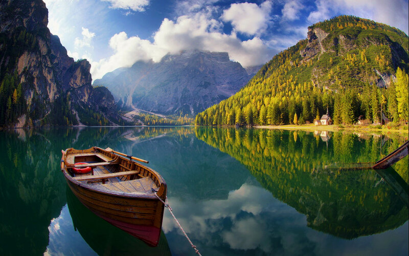 Wooden Boat on Lake — Green, Serene, Autumn
