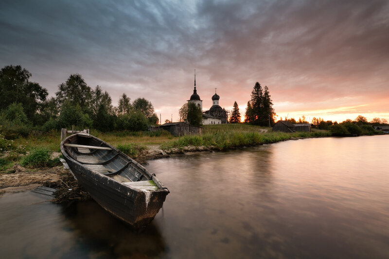 Wooden Boat on Riverbank — Gray