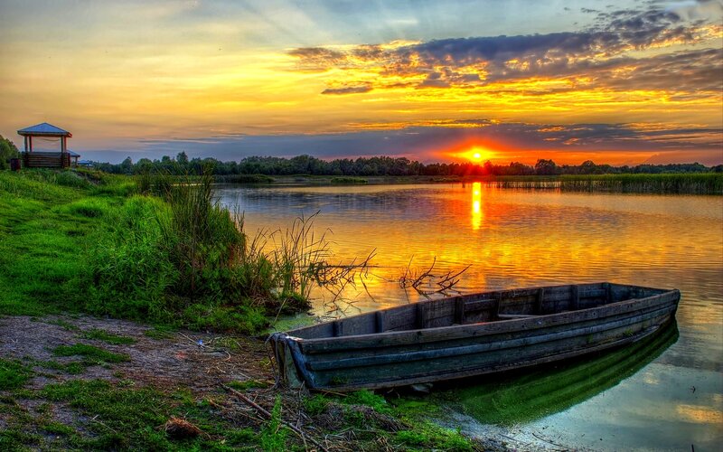 Wooden Boat on Shore — Yellow