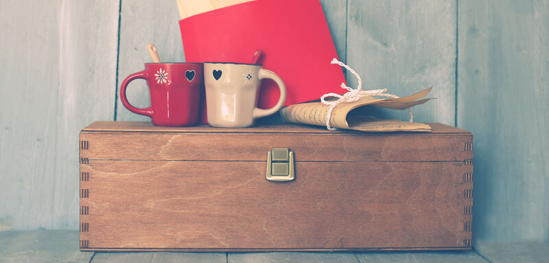 Wooden Box with Mugs