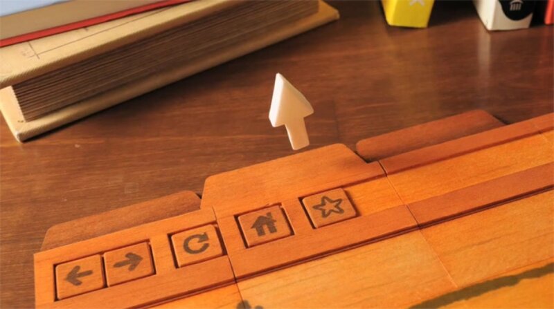 wooden browser interface blocks