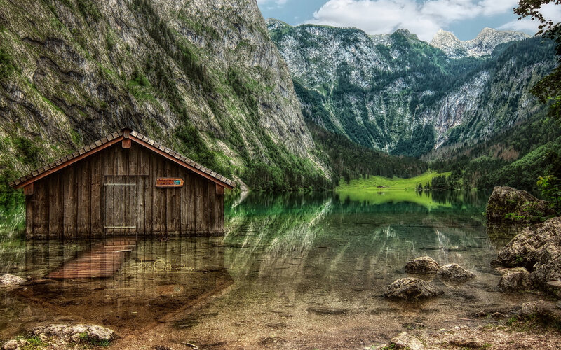 Wooden Cabin on Lake — Green, Serene