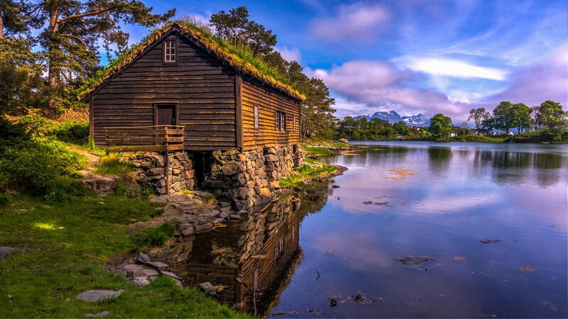Wooden Cabin with Grass Roof — Blue