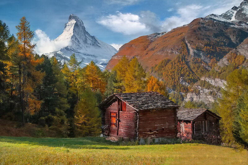 Wooden Cabins in Mountains — Green, Serene, Autumn
