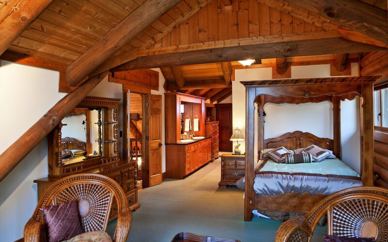 Wooden Four-poster Bed