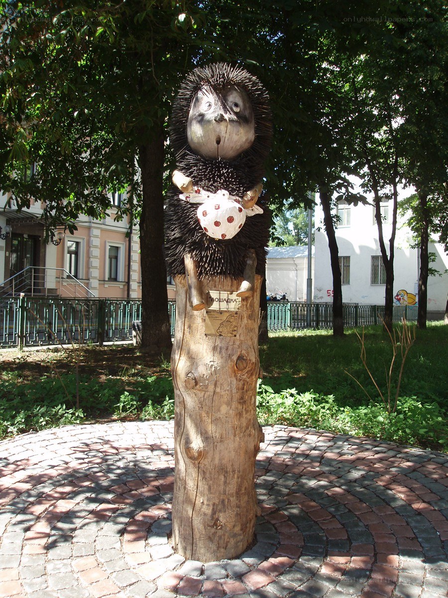 wooden hedgehog sculpture