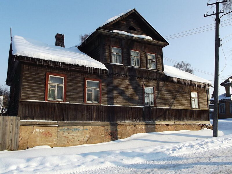Wooden House in Snow — Brown, Cold