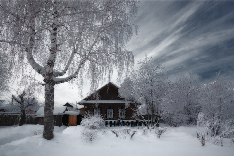 Wooden House in Snow — White, Serene