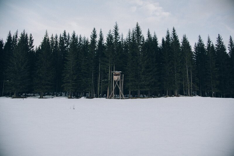 Wooden Hunting Stand — White
