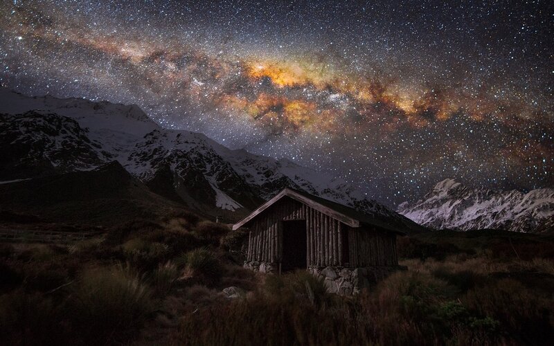 Wooden Hut under Stars — Black