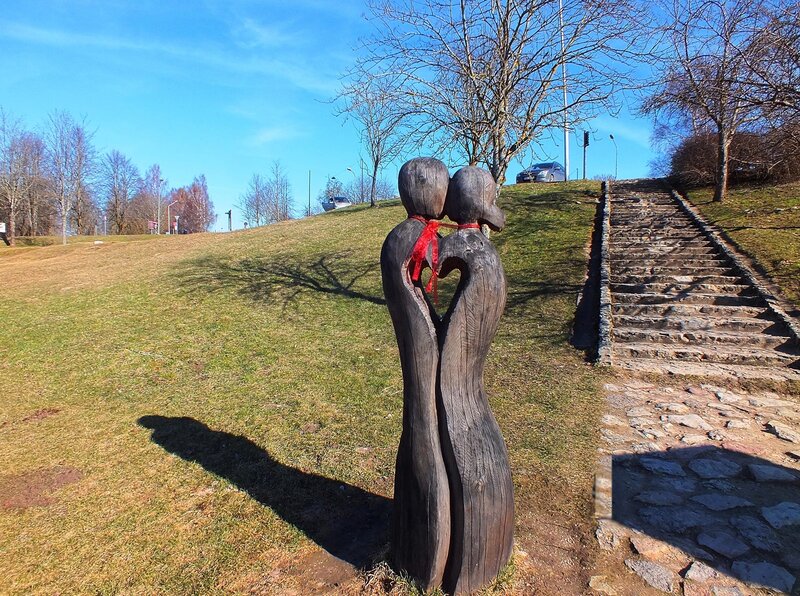 Wooden Sculpture of Couple — Green
