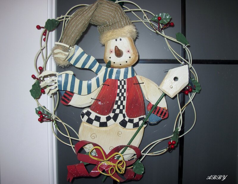Wooden Snowman Wreath