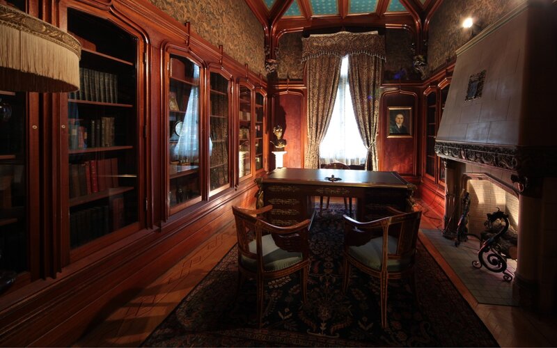 Wooden Study Room — Brown, Dramatic