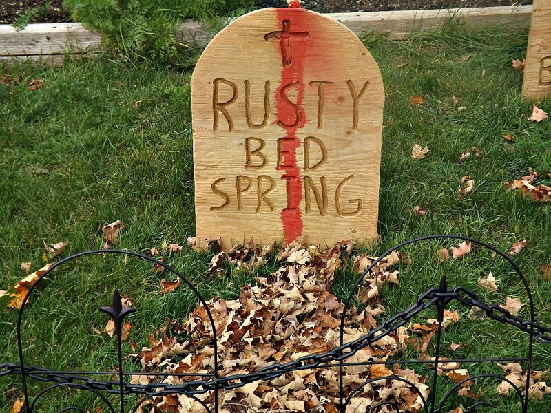 Wooden Tombstone — Green