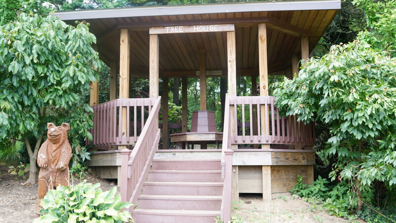 Wooden Tree House — Green