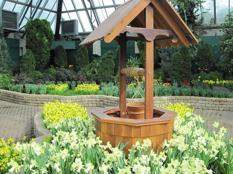 Wooden Well in Garden — Yellow