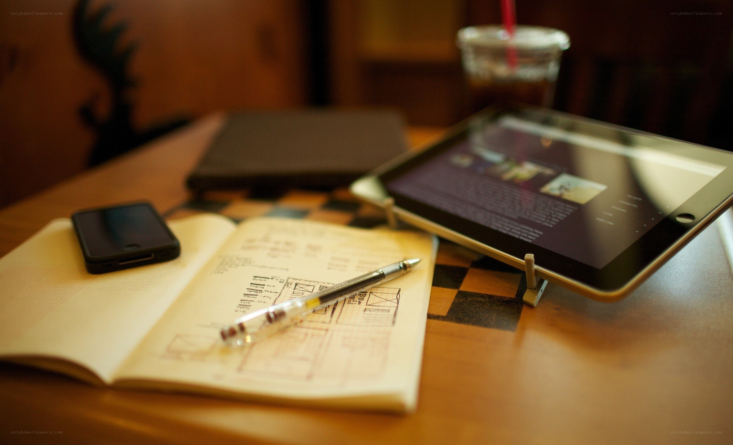Work setup with tablet and notebook