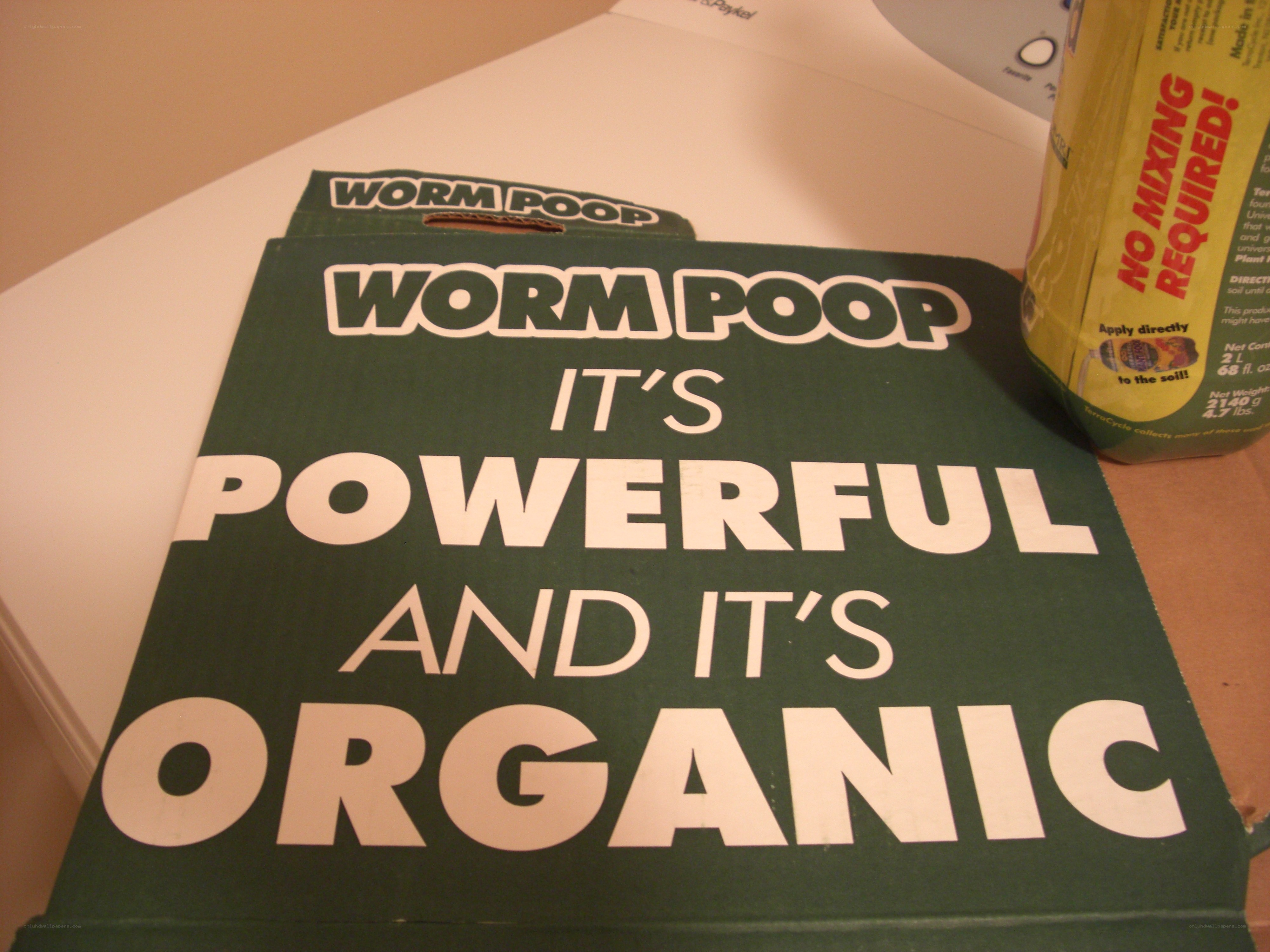 Worm poop fertilizer box