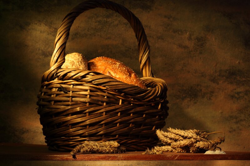 Woven Basket with Bread — Brown