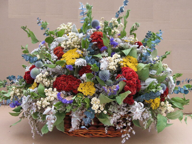 Woven Basket with Flowers — Green, Natural