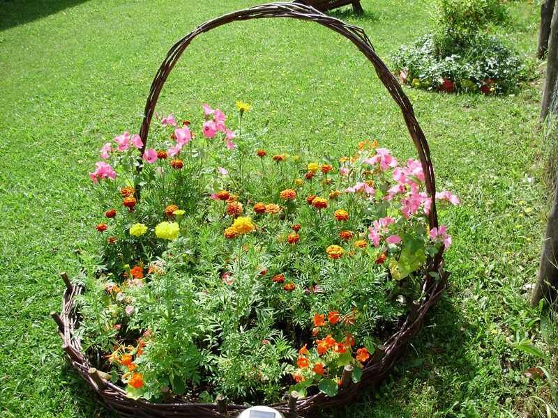 Woven Basket with Flowers — Green