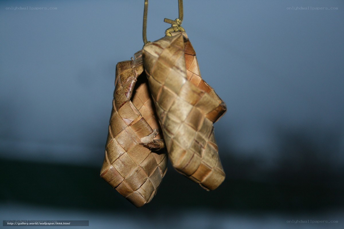 Woven leaf packages hanging