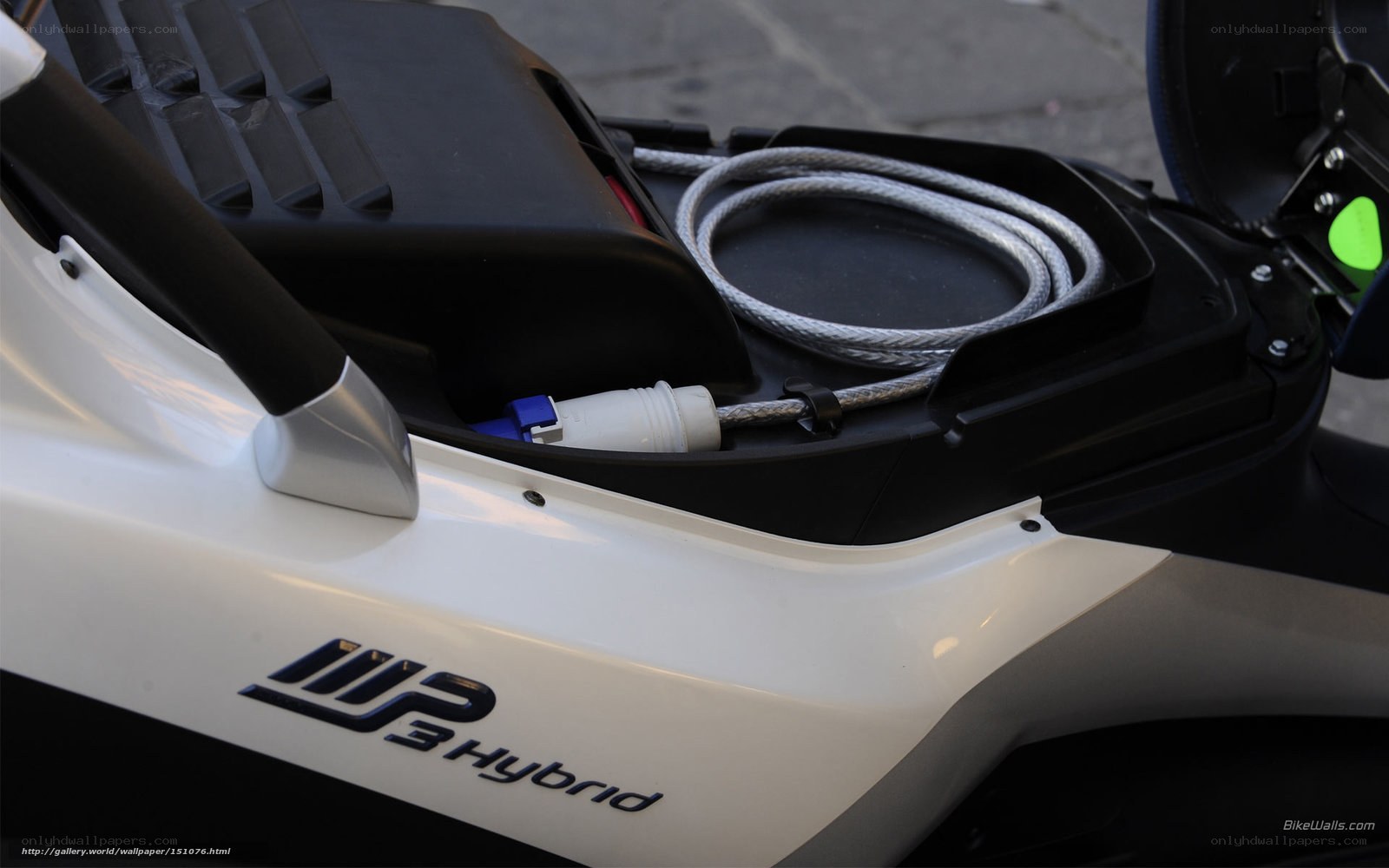 WP3 Hybrid scooter charging