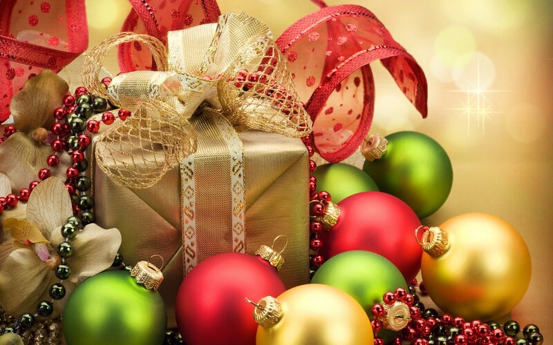 Wrapped Gift with Ornaments — Gold