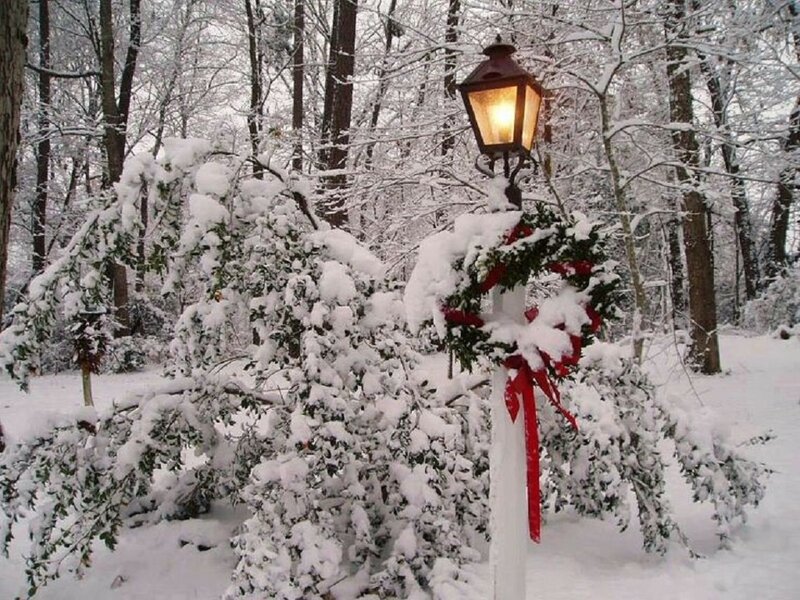 Wreath on Lamp Post