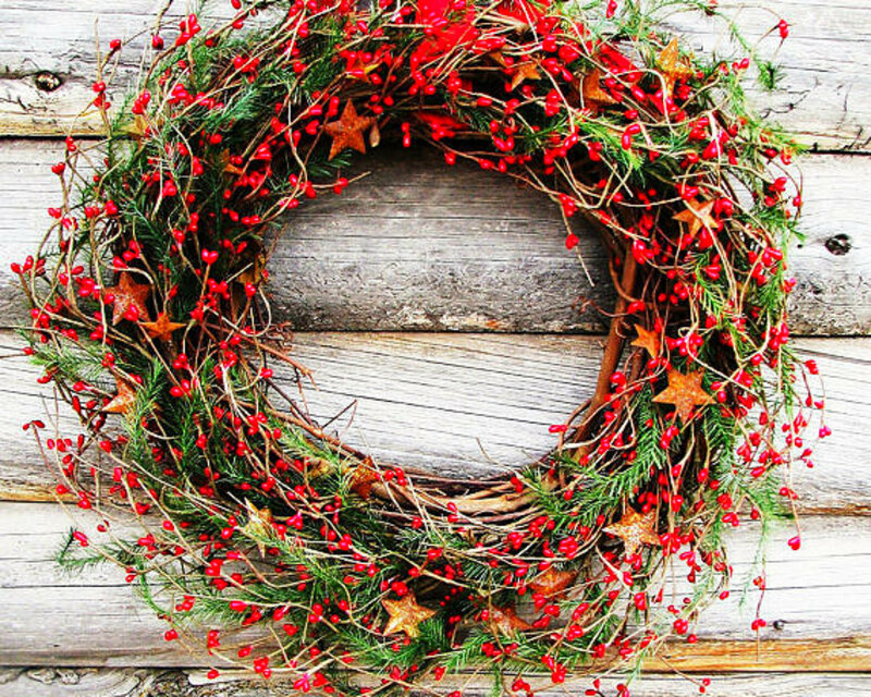 Wreath with Berries and Stars
