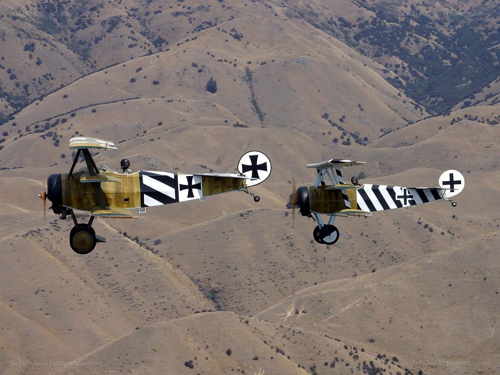 WWI German biplanes in flight